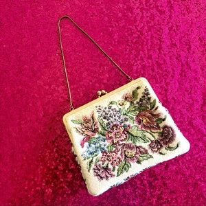 🌹VINTAGE Walborg Floral Embroidered Purse